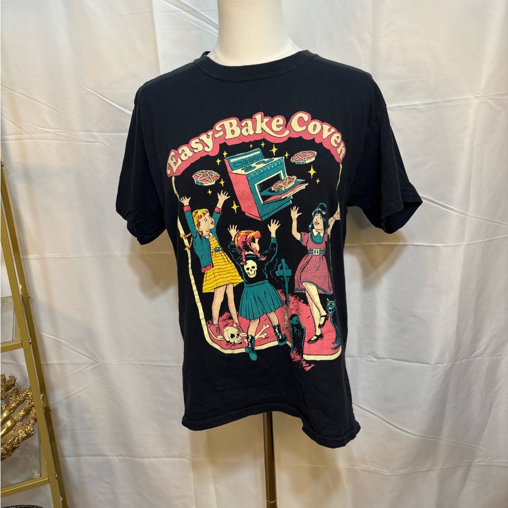 Easy-Bake Covenโ Graphic T-Shirt Black Halloween Witchy Retro Tee Medium